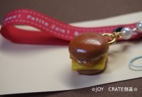 スイーツデコ　食品サンプル　ミニチュア　ハンバーガー（フィッシュフライ）ストラップ