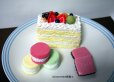 画像2: 食品サンプル・スイーツデコ　マグネット　撮影小物にも！フルーツケーキ(長方形） (2)