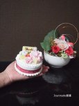 画像15: 食品サンプル　カーネーションケーキ型　ピンク　マグネット　小物入れ　撮影小物にも！