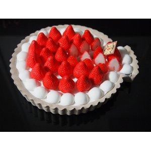 画像: 食品サンプル　フェイクスイーツ　丸いちごタルトホールケーキ2(大　直径16cm）　撮影小道具　店舗ディスプレイケーキ