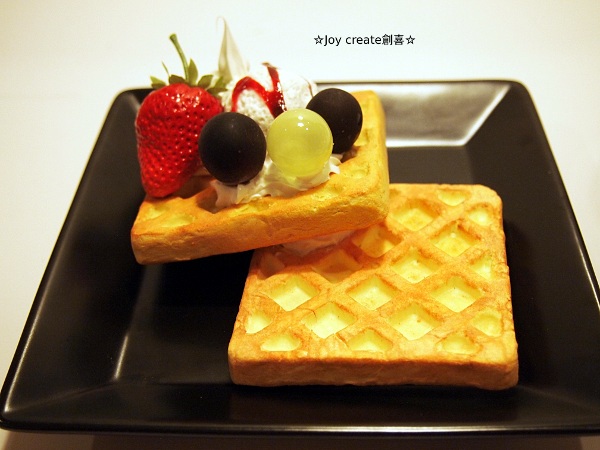 画像: 食品サンプル・メニューサンプル　撮影小物にも！ワッフル　アイス　デザートセット