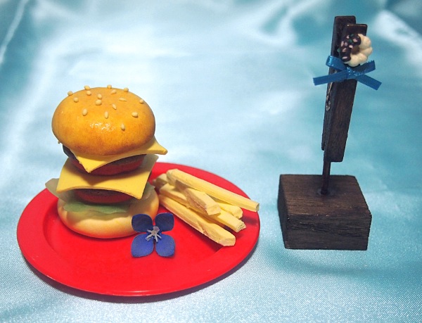 画像: ミニチュア食品サンプル　ドールハウス ハンバーガー＆メモスタンド　赤　小