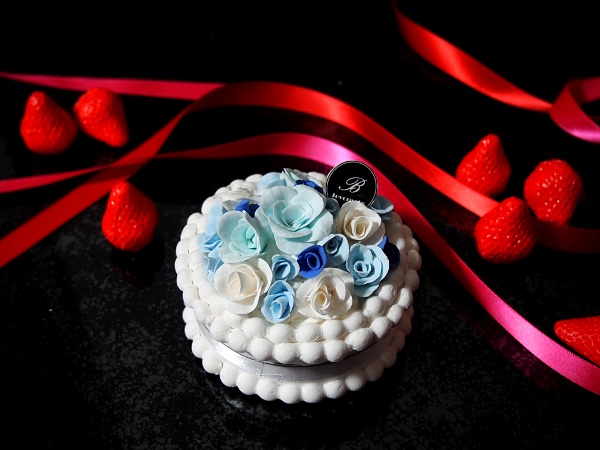 画像1: 食品サンプル　バラのケーキ型　ブルー　マグネット　小物入れ　撮影小物にも！